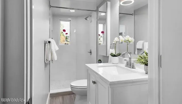 $3,000 | 168 North Water Street, Unit 2L, Greenwich, CT 06830