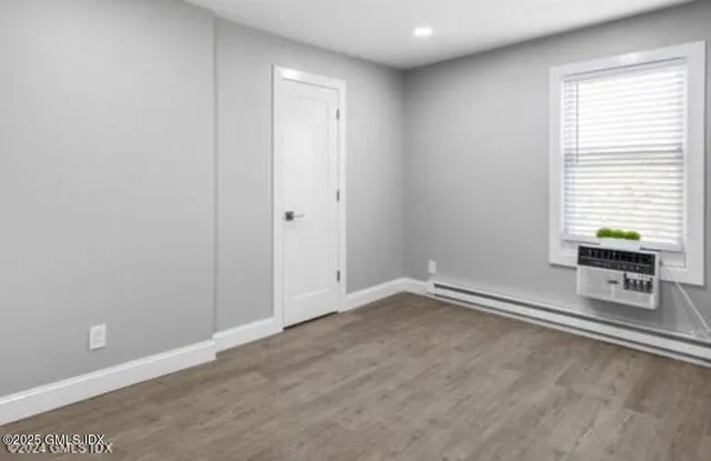 $3,000 | 168 North Water Street, Unit 2L, Greenwich, CT 06830