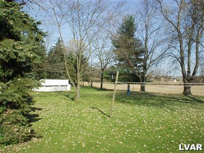 4255 Scheidys Road Whitehall, PA 18052 - Photo 2 of 11 Yard