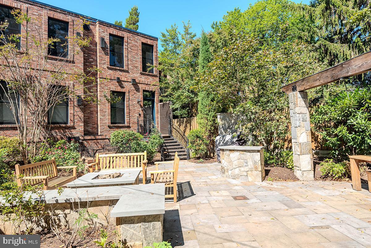 418 7th Street Southeast, Unit 302 Washington, DC 20003 - Photo 18 of 35 You'll enjoy this common outdoor space- so pretty!