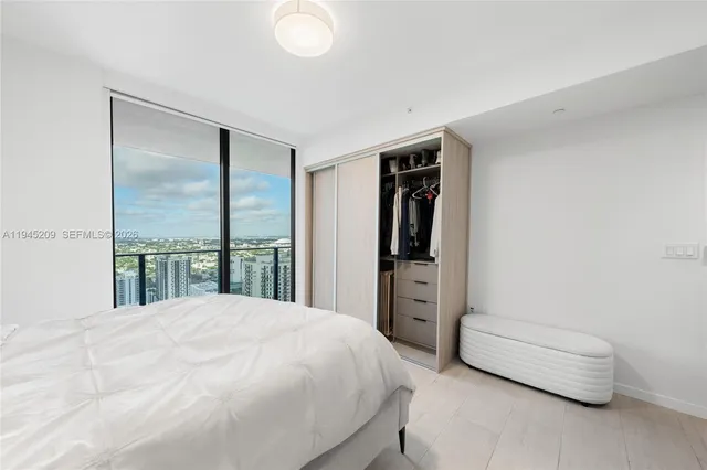 $4,950 | 1000 Brickell Plaza, Unit 4304, Miami, FL 33131