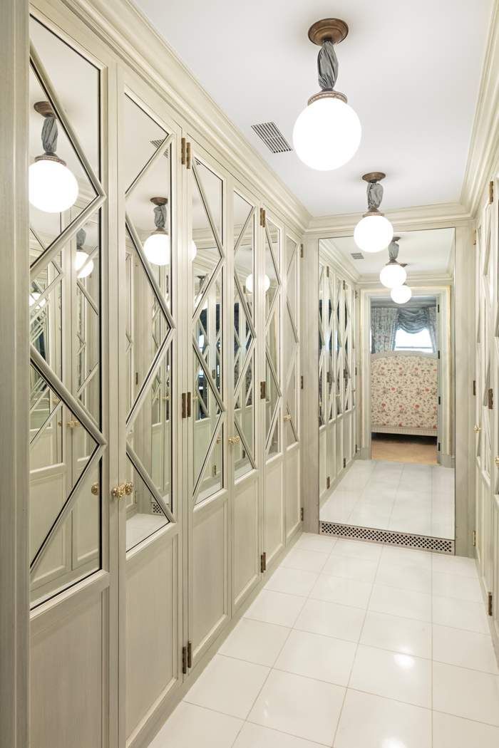 4 East 72nd Street, Unit 3/4B Manhattan, NY 10021 - Photo 9 of 15 a view of entryway