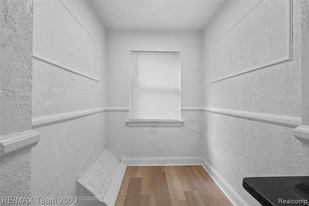 5935 Devonshire Road Detroit, MI 48224 - Photo 15 of 33