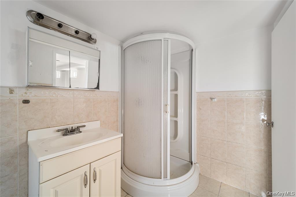 24 Elderberry Road Syosset, NY 11791 - Photo 11 of 16