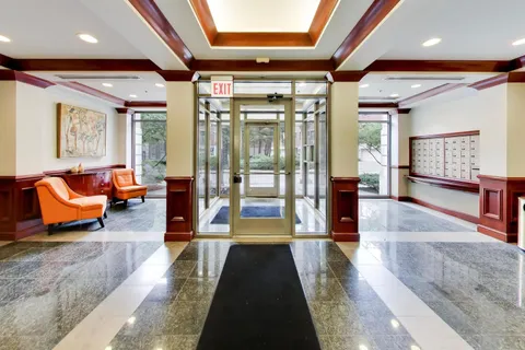$550,000 | 400 North Clinton Street, Unit 401, Chicago, IL 60654