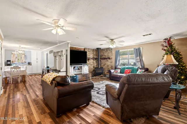 $220,000 | 21 Richard Johnson Road, Carriere, MS 39426