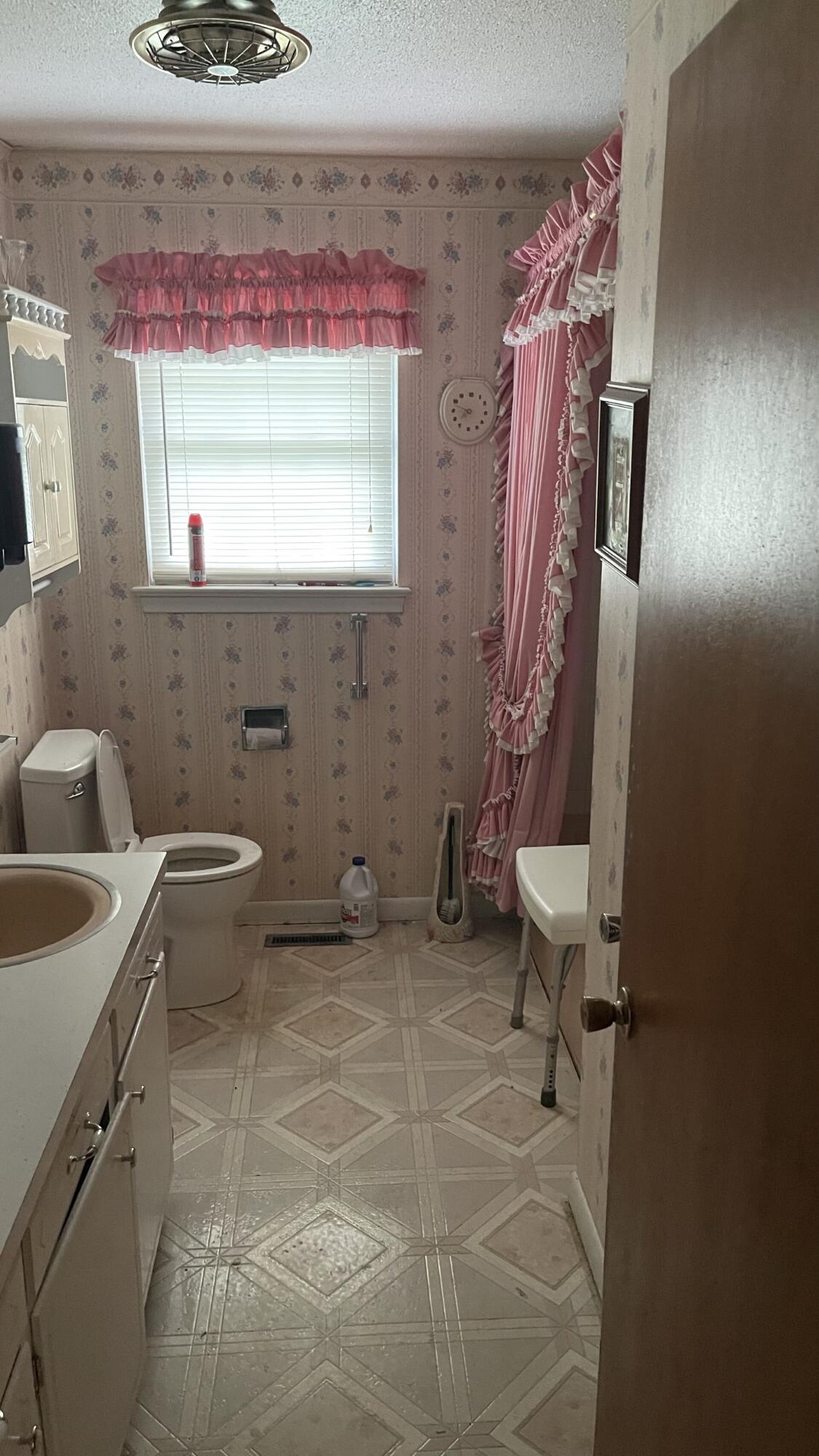 879 South Jenkins Road Chickamauga, GA 30707 - Photo 7 of 13 jenkins road hall bath