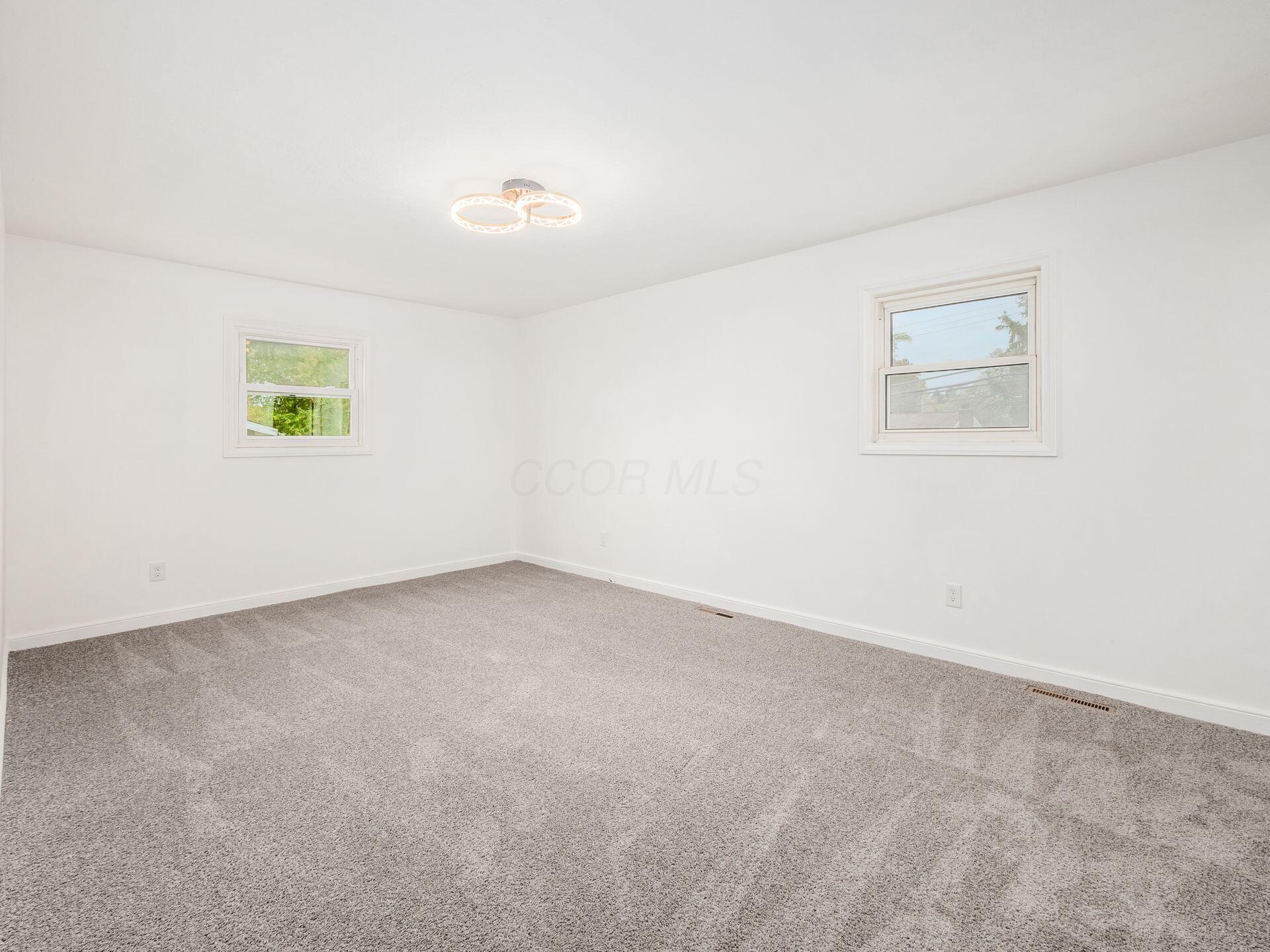 3197 Dunloe Road Columbus, OH 43232 - Photo 24 of 42 021_ Rd Columbus OH 43232 USA
