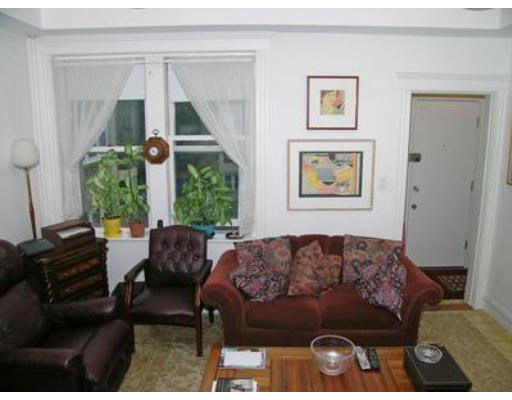 132 Sewall Avenue, Unit B Brookline, MA 02446 - Photo 9 of 18 a living room with furniture and a window
