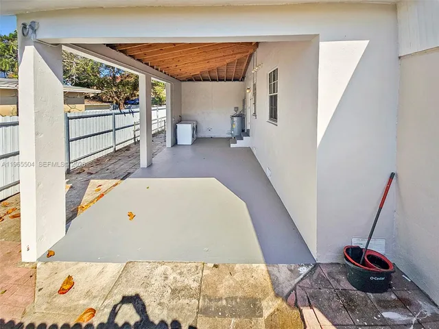 $2,900 | 315 Northeast 165th Street, Unit 315, Miami, FL 33162