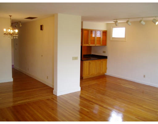 11 Warwick Road, Unit 3 Brookline, MA 02445 - Photo 5 of 11 Gallery Image 5