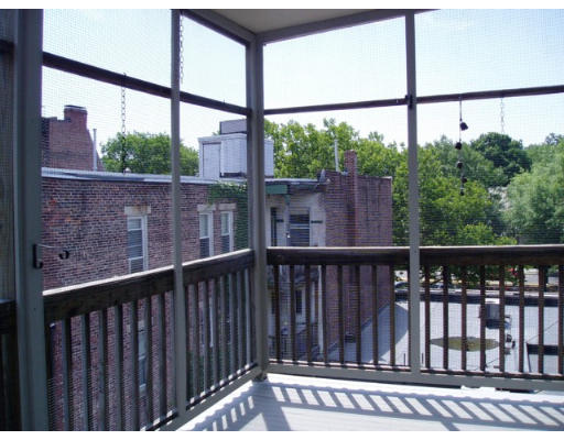 11 Warwick Road, Unit 3 Brookline, MA 02445 - Photo 10 of 11 Gallery Image 10
