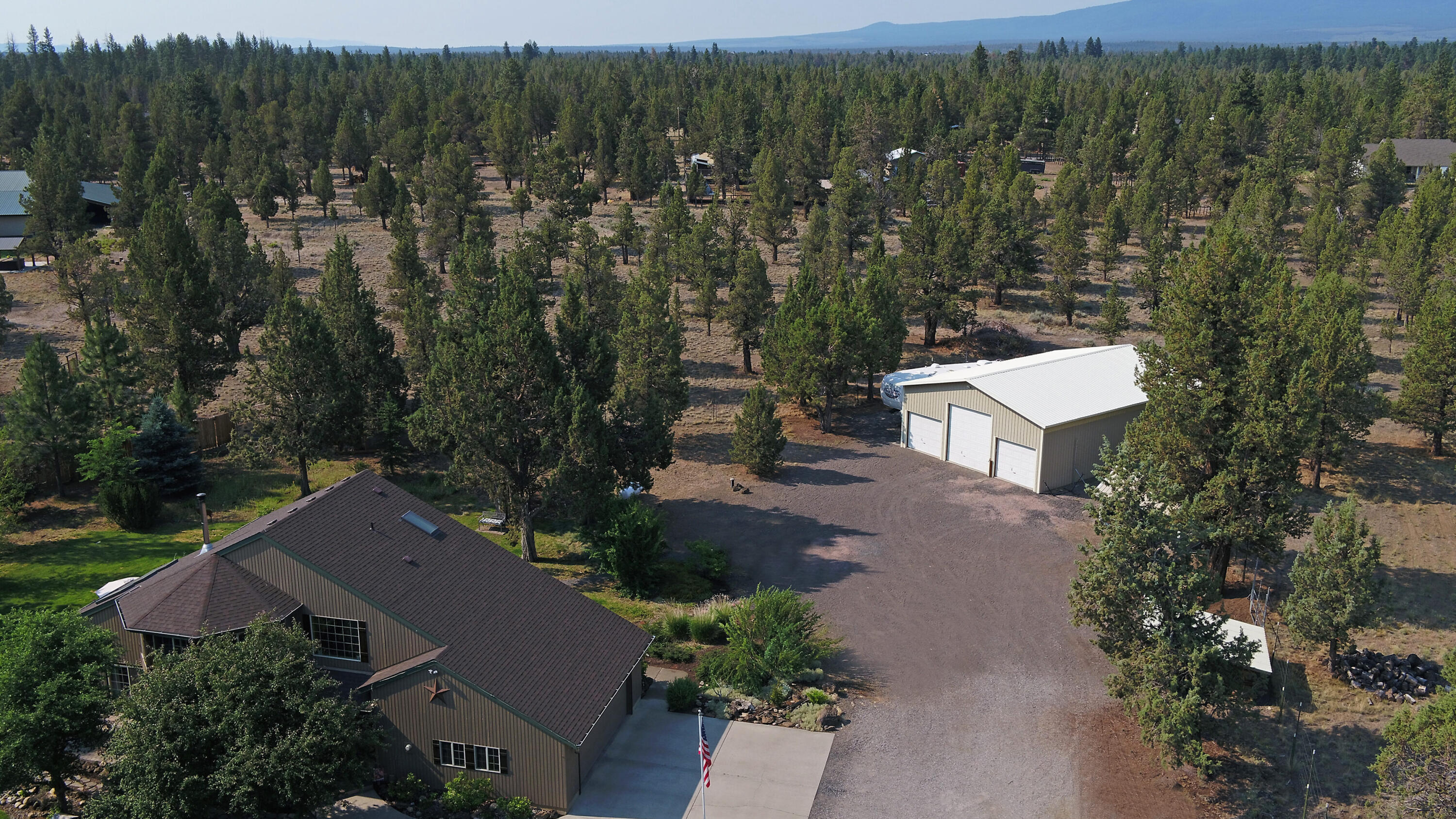 17493 Forked Horn Road Sisters, OR 97759 - Photo 33 of 40 33