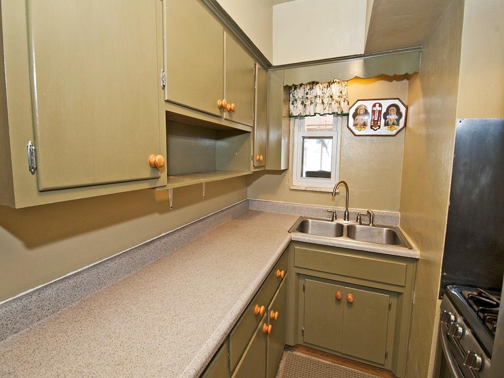 2166 Butler Logan Road Tarentum, PA 15084 - Photo 6 of 25 Kitchen