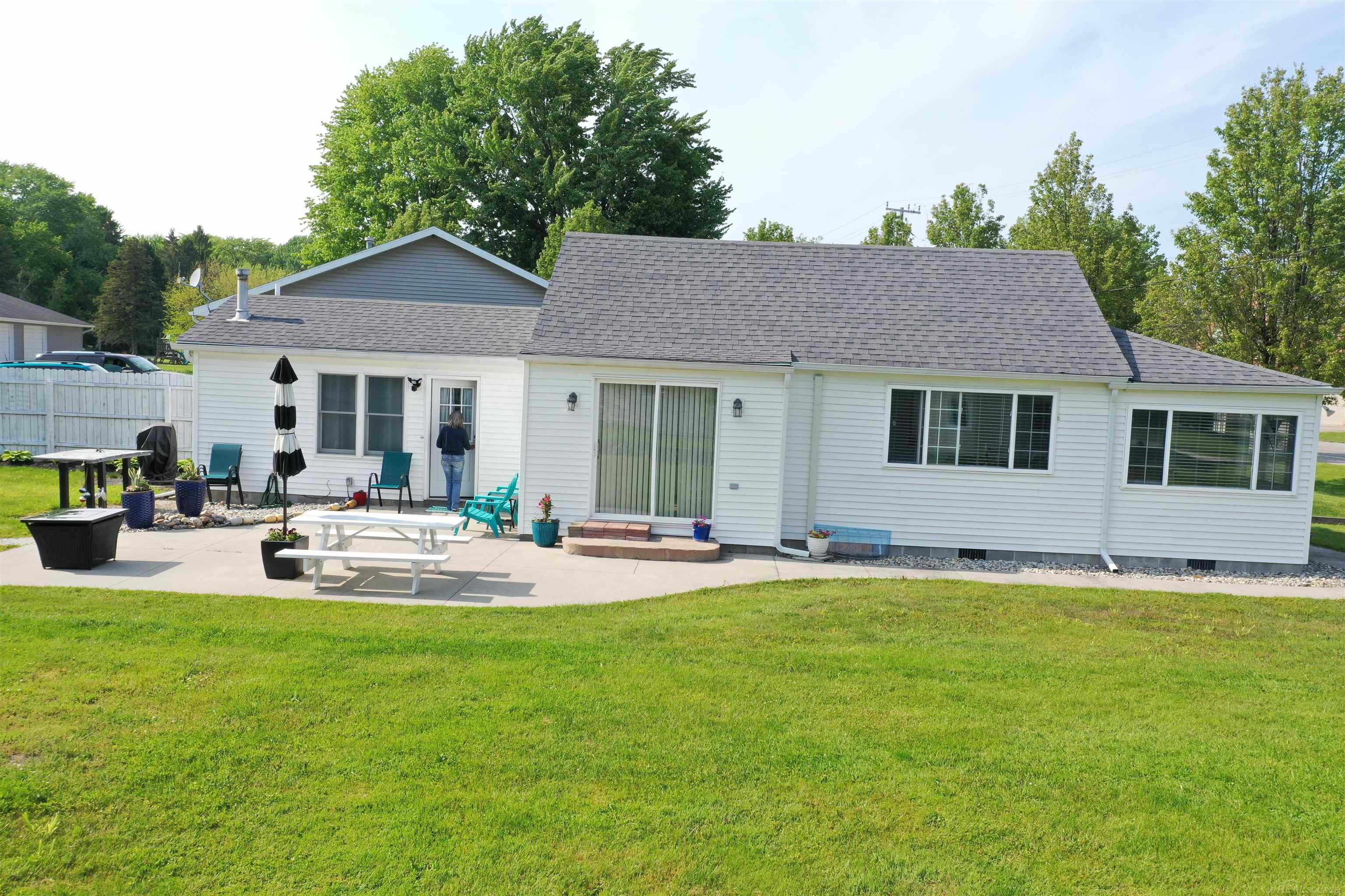 6625 Lakeshore Road Lakeport, MI 48059 - Photo 21 of 59