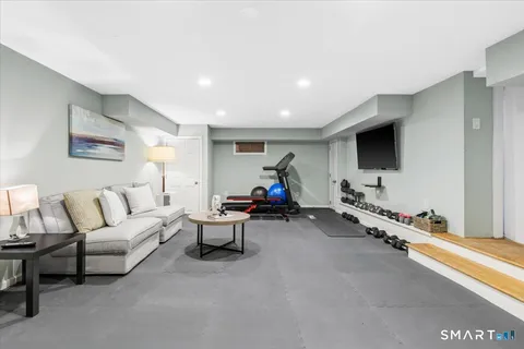 $1,795,000 | 42 Old Stamford Road, New Canaan, CT 06840