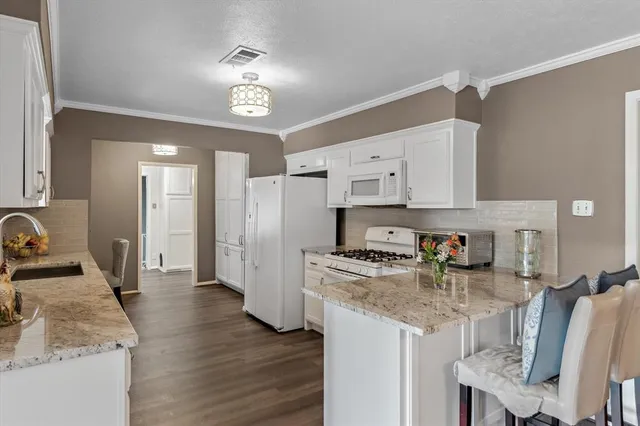 $699,900 | 1226 VZ County Road, Canton, TX 75103