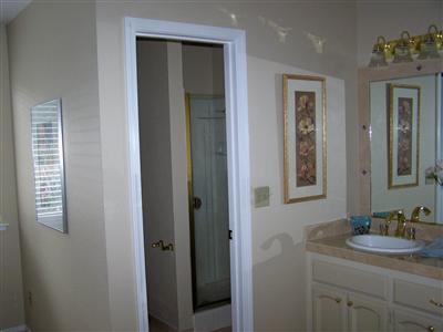 46300 Vista Del Rio Drive Oakhurst, CA 93644 - Photo 17 of 19 Master bath