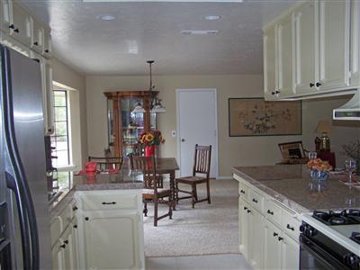 46300 Vista Del Rio Drive Oakhurst, CA 93644 - Photo 9 of 19 Kitchen