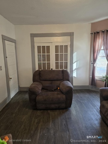 37 Capen Street Hartford, CT 06120 - Photo 4 of 11