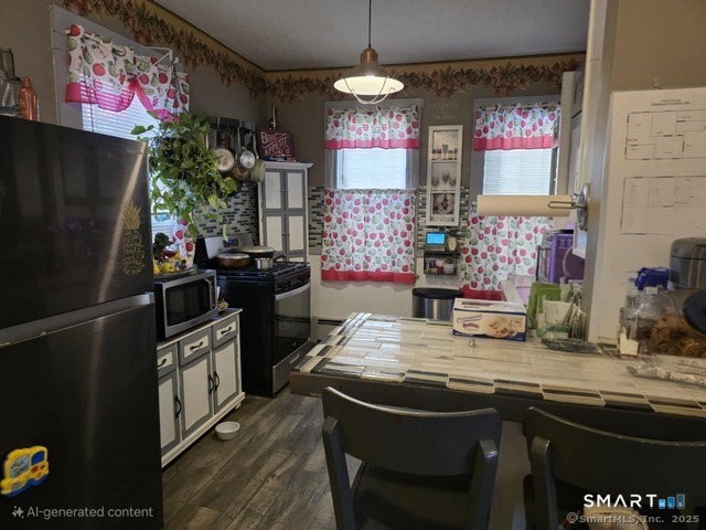 37 Capen Street Hartford, CT 06120 - Photo 5 of 11