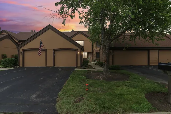 $429,000 | 1462 Fairfax Lane, Buffalo Grove, IL 60089