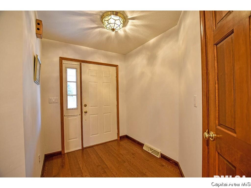 4471 Foxbury Lane Springfield, IL 62711 - Photo 2 of 36 Gallery Image 2