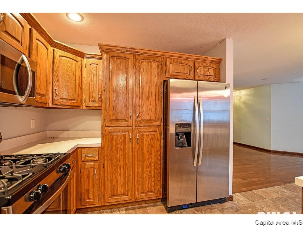 4471 Foxbury Lane Springfield, IL 62711 - Photo 4 of 36 Gallery Image 4
