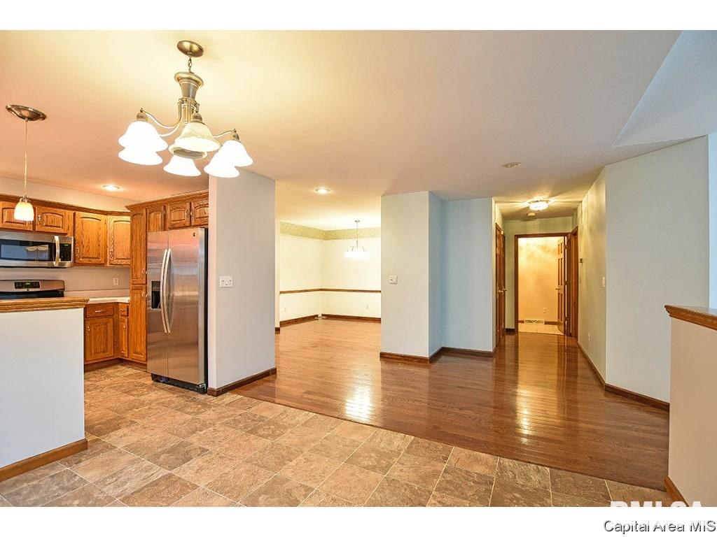 4471 Foxbury Lane Springfield, IL 62711 - Photo 6 of 36 Gallery Image 6