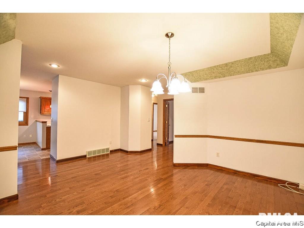 4471 Foxbury Lane Springfield, IL 62711 - Photo 9 of 36 Gallery Image 9