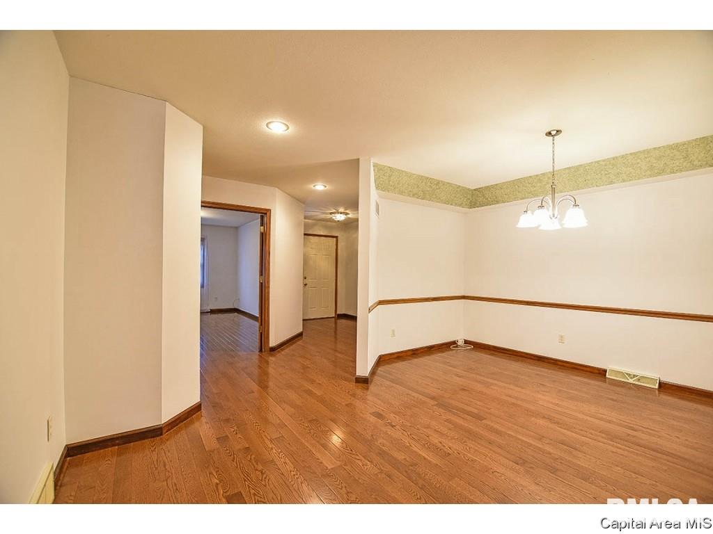 4471 Foxbury Lane Springfield, IL 62711 - Photo 10 of 36 Gallery Image 10