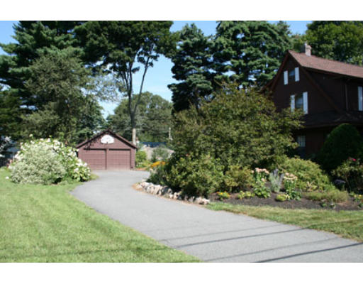 23 Lynnbrook Road Lynnfield, MA 01940 - Photo 3 of 11 Gallery Image 3