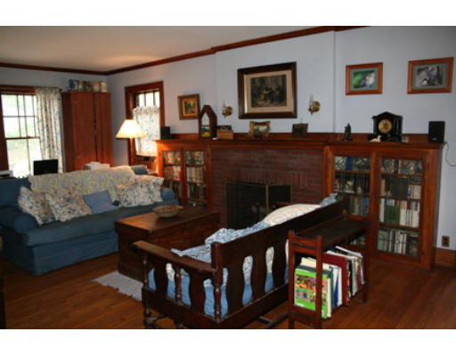 23 Lynnbrook Road Lynnfield, MA 01940 - Photo 6 of 11 Gallery Image 6