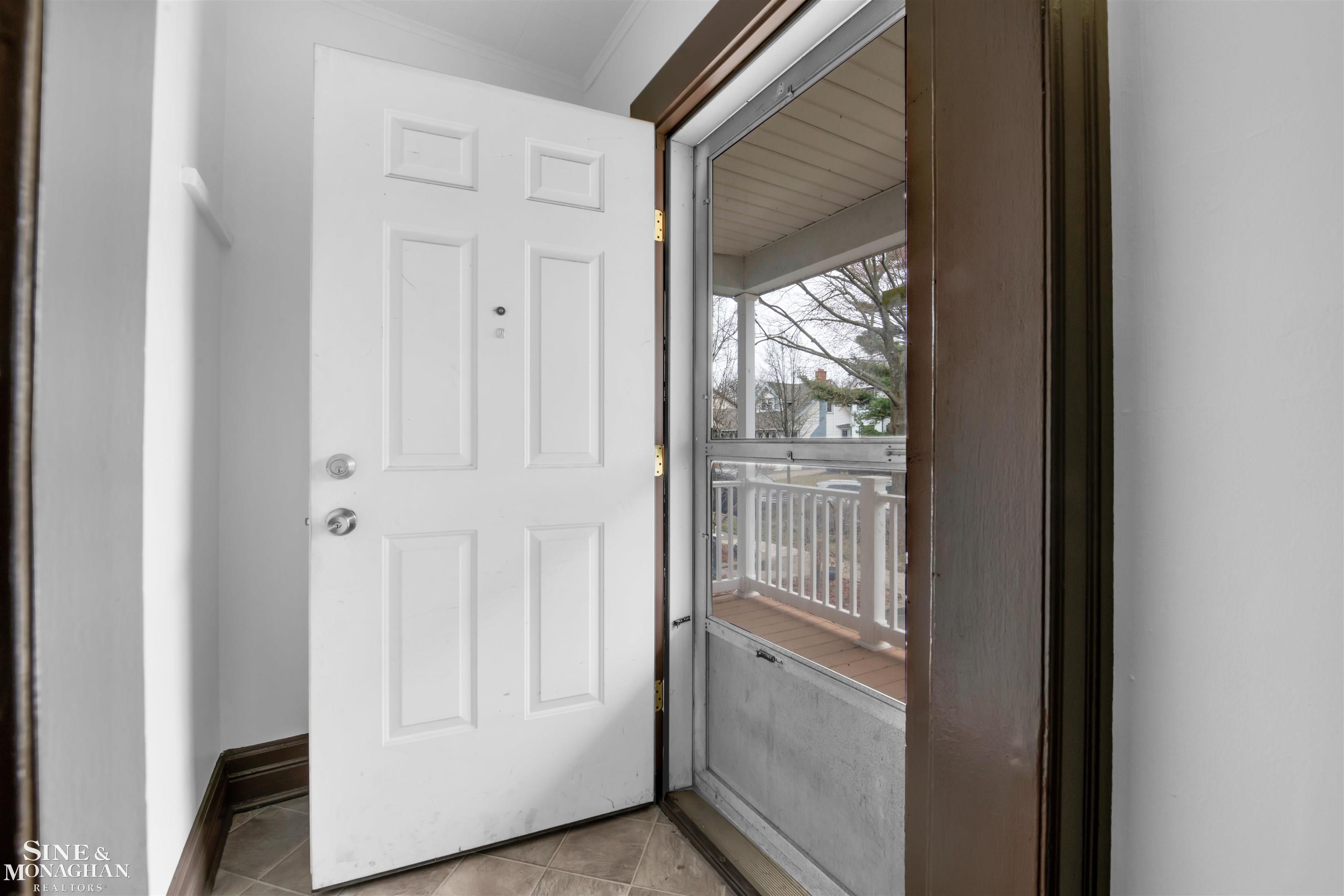 1083 Lakepointe Street, Unit 1 Grosse Pointe, MI 48230 - Photo 2 of 21