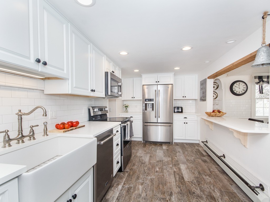 125 Loring Road Winthrop, MA 02152 - Photo 5 of 23 Gallery Image 5