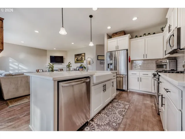 $655,000 | 12056 Southeast Punch Bowl Fls Court, Happy Valley, OR 97086