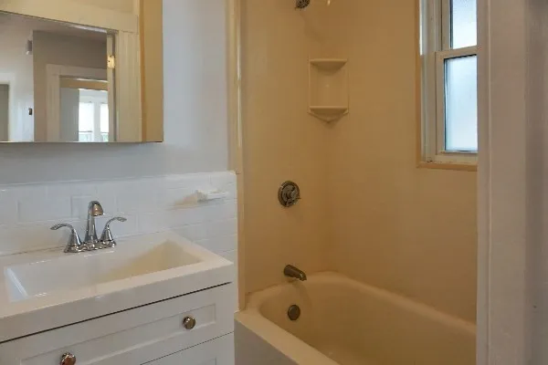 $4,600 | 2 Ivaloo Street, Unit 6B, Somerville, MA 02143