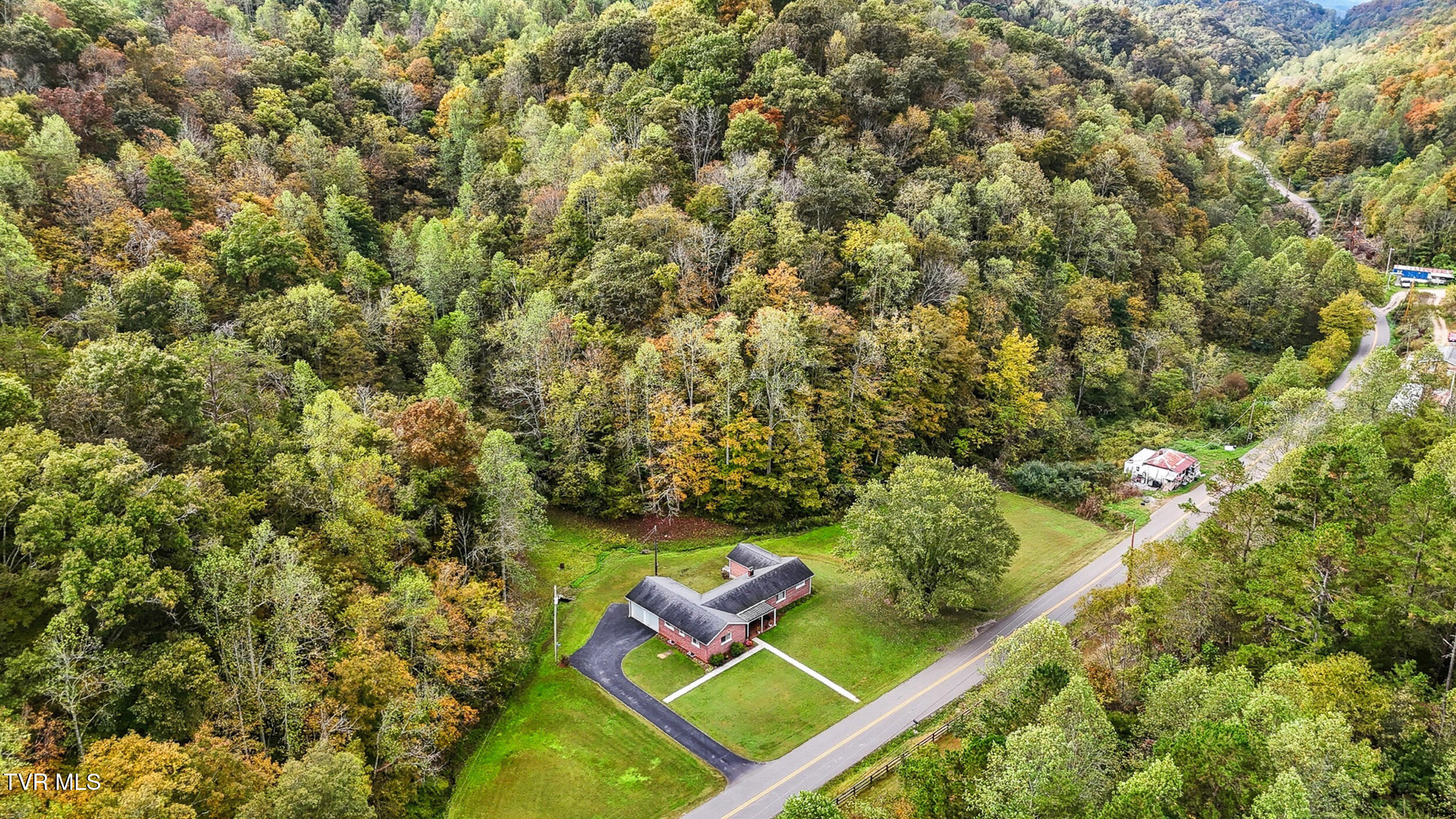 4299 Fairview Road Duffield, VA 24244 - Photo 40 of 45 52_dji_20251007101036_0779_d