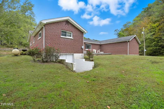 $475,000 | 4299 Fairview Road, Duffield, VA 24244