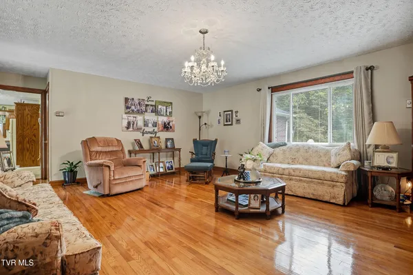 $463,000 | 4299 Fairview Road, Duffield, VA 24244