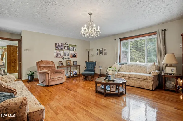 $475,000 | 4299 Fairview Road, Duffield, VA 24244