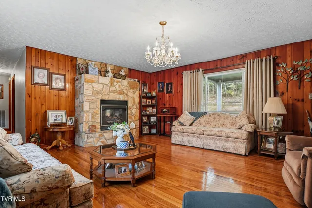 $475,000 | 4299 Fairview Road, Duffield, VA 24244