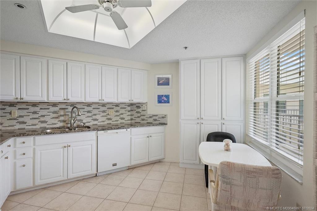 221 Northeast Plantation Road, Unit 406 Stuart, FL 34996 - Photo 19 of 49 Gallery Image 19