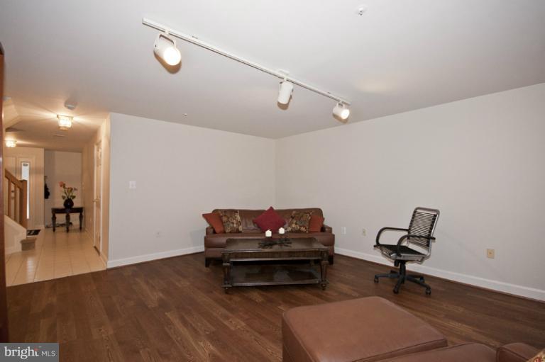21 Stridesham Court Baltimore, MD 21209 - Photo 4 of 30 Family Room