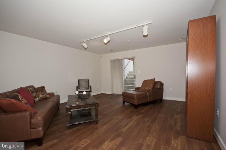 21 Stridesham Court Baltimore, MD 21209 - Photo 10 of 30 Family Room