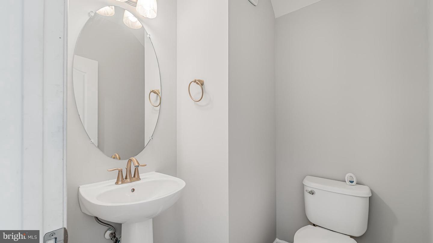 4888 Dane Ridge Circle Woodbridge, VA 22193 - Photo 23 of 32