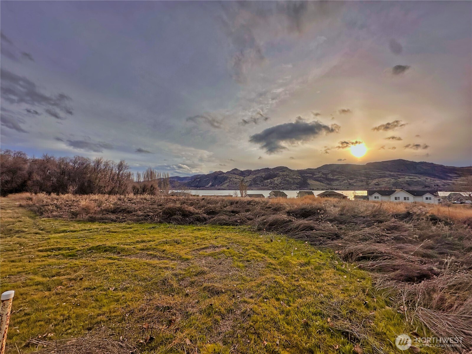 409 Eastlake Road Oroville, WA 98844 - Photo 4 of 10