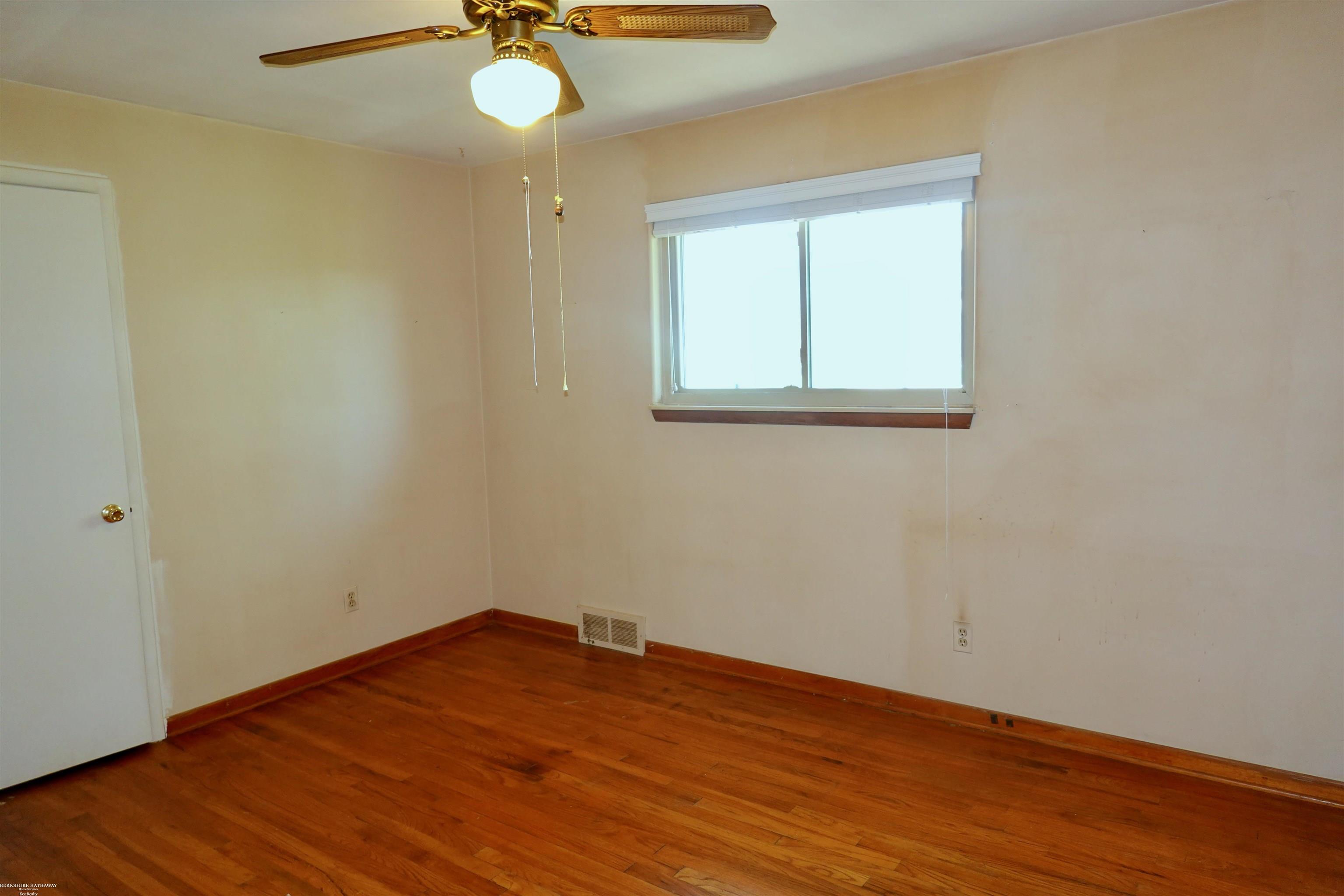 31047 Richert Street Fraser, MI 48026 - Photo 21 of 24 50173838-bbcec5bd-624d-43eb-8dd3-7889a27b9261.JPG