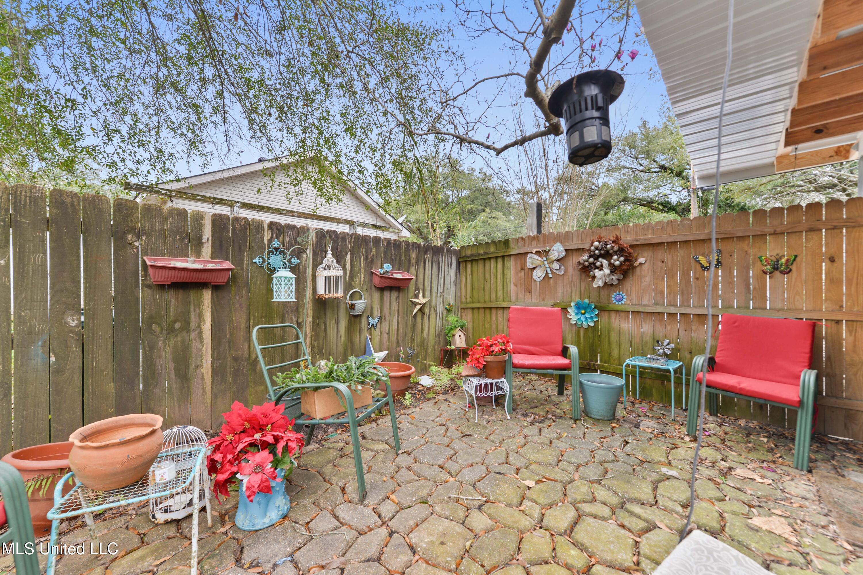 117 Cedar Street Lucedale, MS 39452 - Photo 3 of 24 004