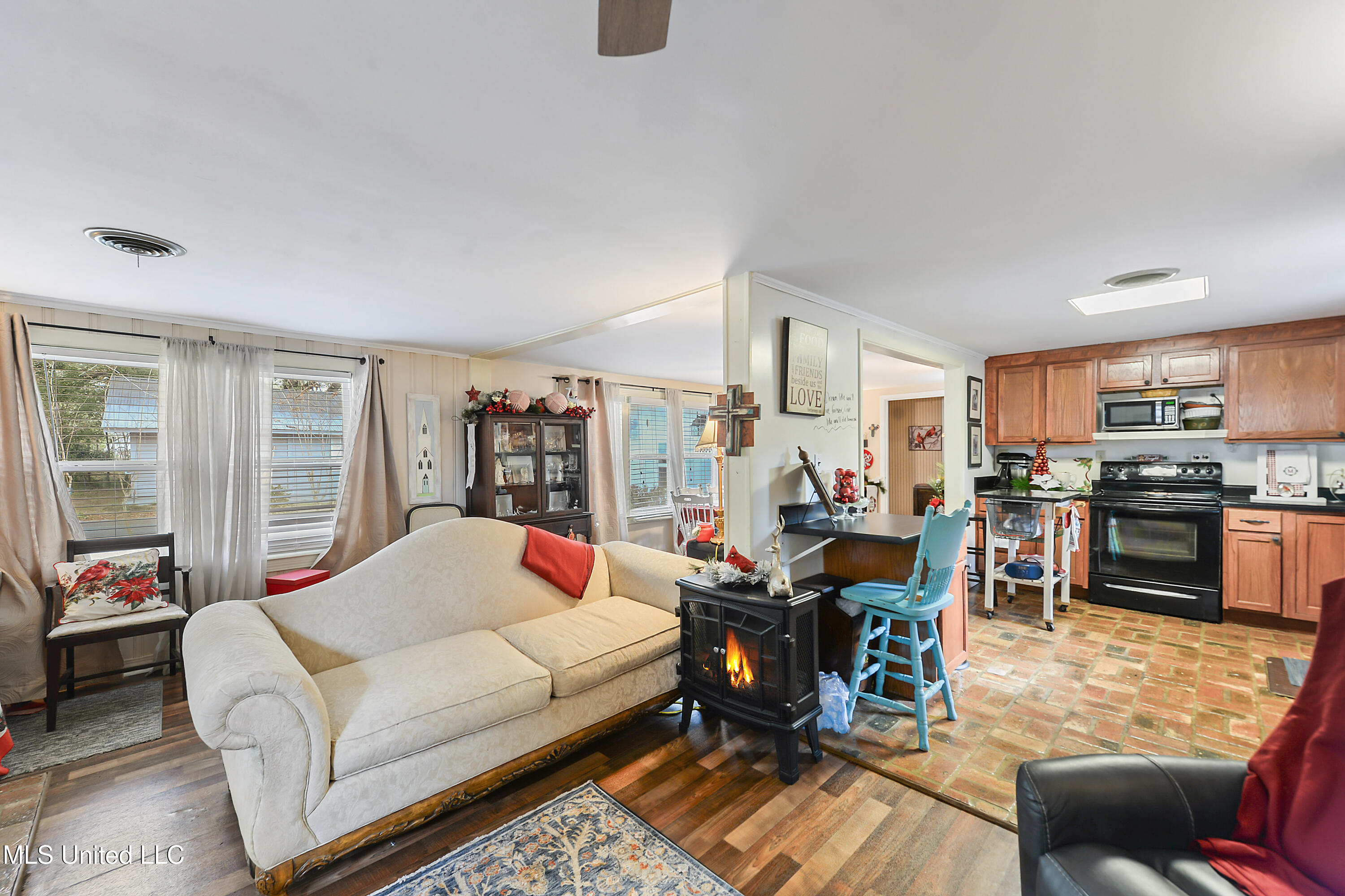 117 Cedar Street Lucedale, MS 39452 - Photo 6 of 24 007